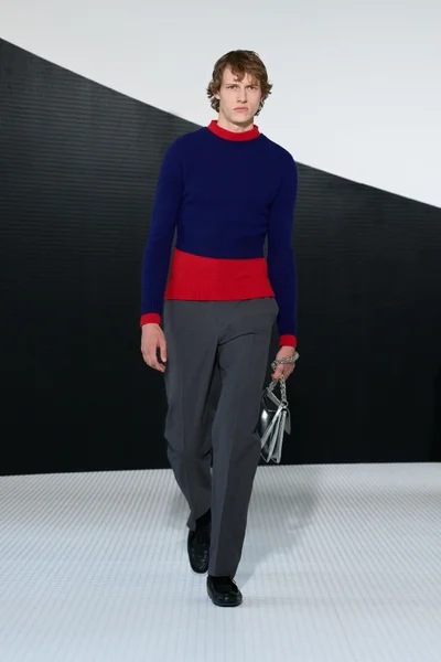 Look 24